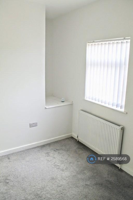 House in Leeds, Lower Mickletown - View 4