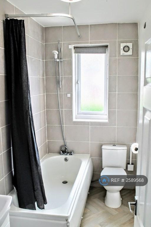 House in Leeds, Lower Mickletown - View 5