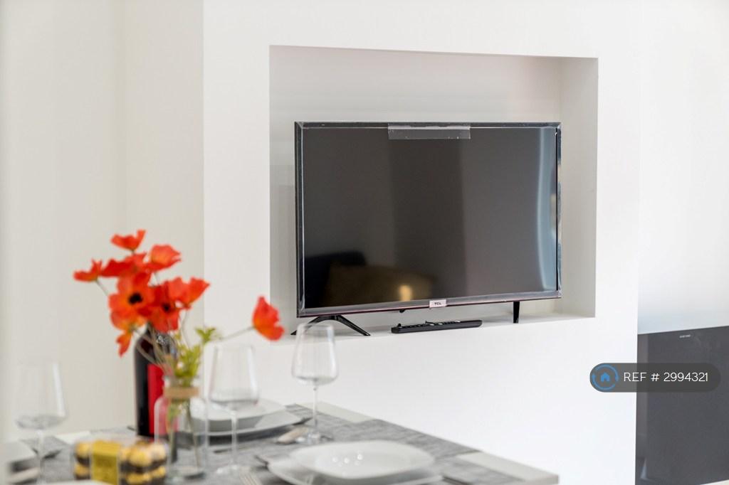 Apartment in London - View 3