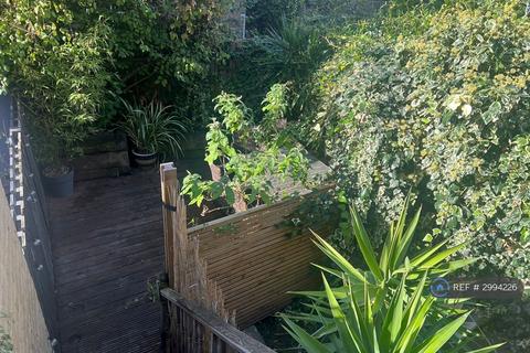 3 bedroom flat to rent, Hubert Grove, London, SW9