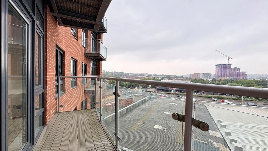 Apartment in Leeds - View 5