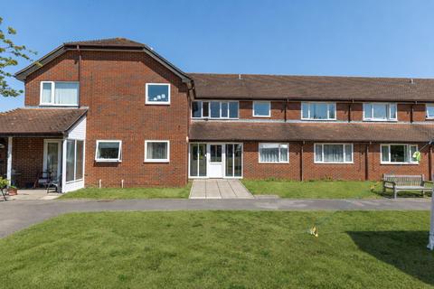 2 bedroom apartment for sale, Ruskin Court, Newport Pagnell, Buckinghamshire, MK16