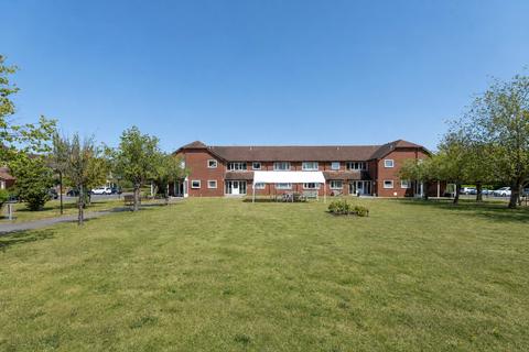2 bedroom apartment for sale, Ruskin Court, Newport Pagnell, Buckinghamshire, MK16