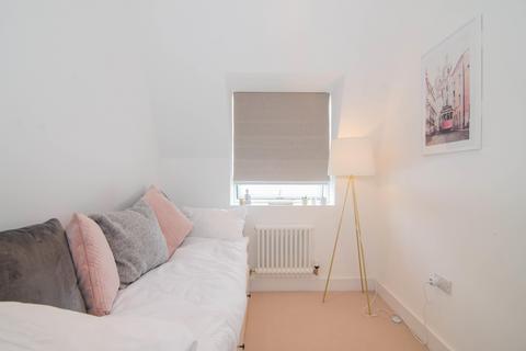 2 bedroom flat to rent, Bardolph Road, Richmond TW9