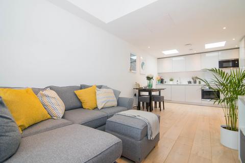 2 bedroom flat to rent, Bardolph Road, Richmond TW9