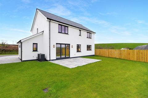 4 bedroom detached house to rent, Frithelstock, Torrington, EX38