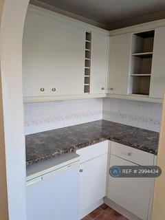2 bedroom semi-detached house to rent, Field Avenue, Canterbury, CT1