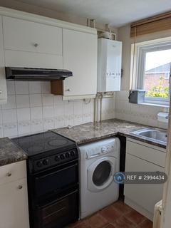 2 bedroom semi-detached house to rent, Field Avenue, Canterbury, CT1