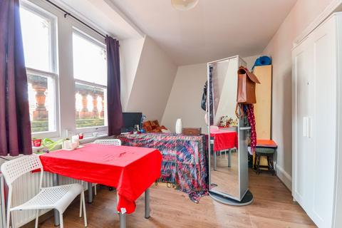 Studio to rent, Electric Avenue, Brixton, London, SW9