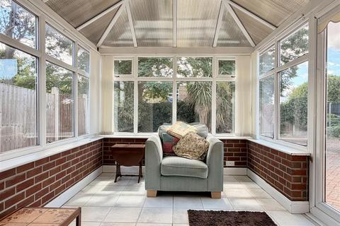 2 bedroom detached bungalow for sale, St. Marys Crescent, Tickhill, Doncaster