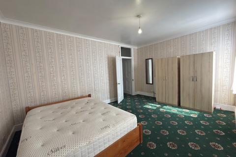 2 bedroom flat to rent, london E12
