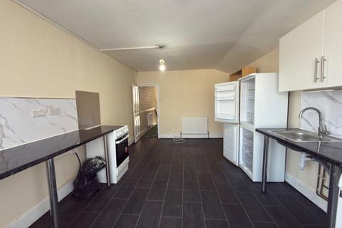 2 bedroom flat to rent, london E12