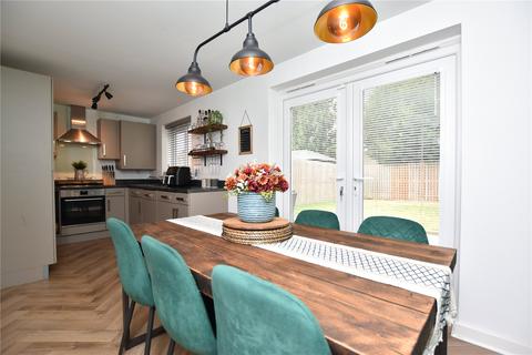 3 bedroom semi-detached house for sale, Woodpecker Road, Dewsbury, West Yorkshire