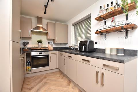 3 bedroom semi-detached house for sale, Woodpecker Road, Dewsbury, West Yorkshire