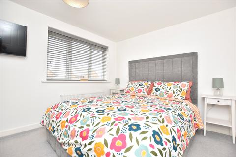 3 bedroom semi-detached house for sale, Woodpecker Road, Dewsbury, West Yorkshire