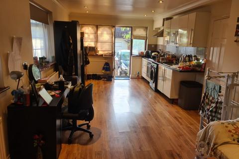 1 bedroom flat to rent, Hornchurch RM12