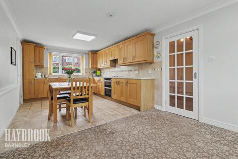 4 bedroom detached house for sale, Queens Drive, Cudworth