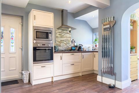 3 bedroom end of terrace house for sale, Brighouse, Brighouse HD6