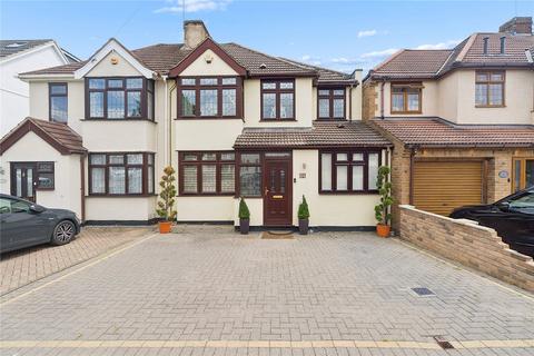 Northumberland Avenue, Hornchurch, RM11