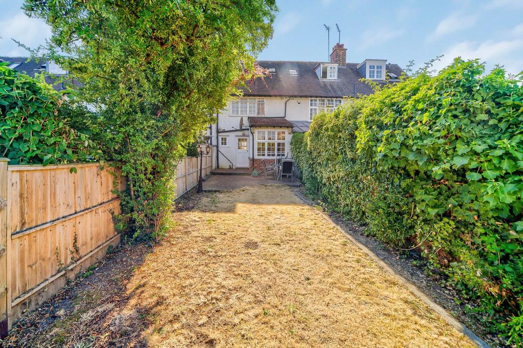 House in London - View 2