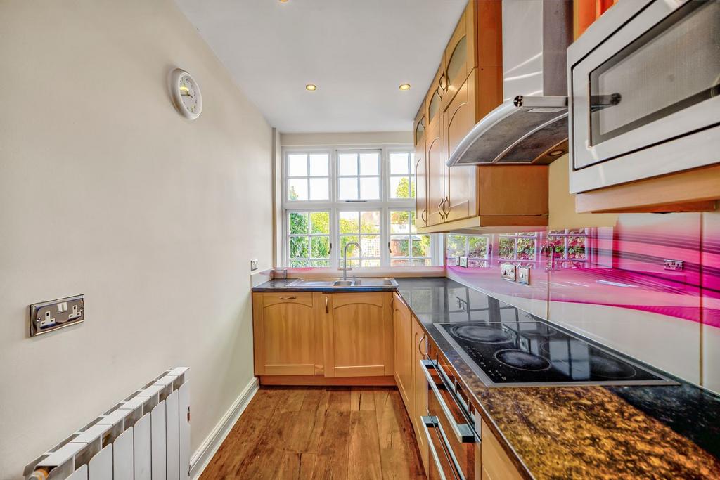 House in London - View 3