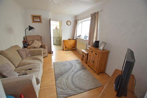 3 bedroom terraced house for sale, University Place, Splott, Cardiff