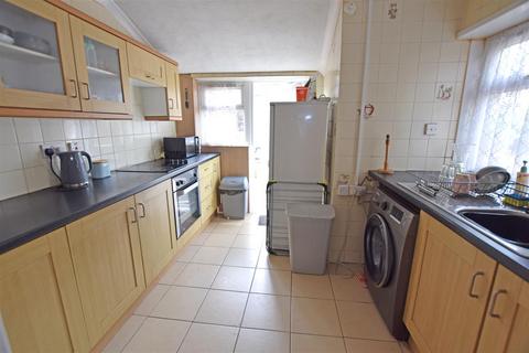 3 bedroom terraced house for sale, University Place, Splott, Cardiff