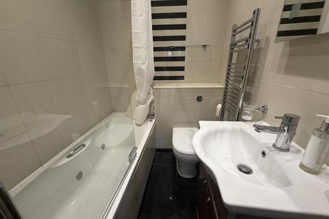 2 bedroom flat to rent, Westbourne Crescent, Bayswater W2