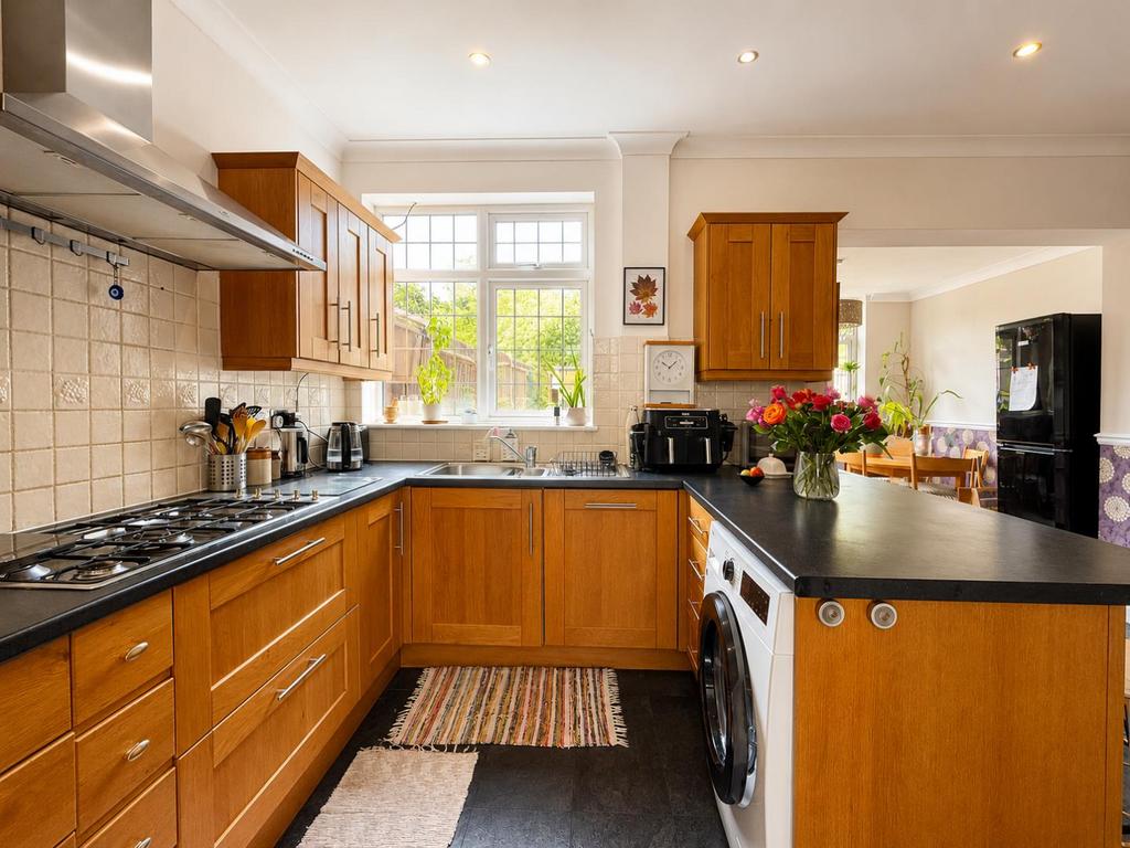House in London, Worcester Park - View 4
