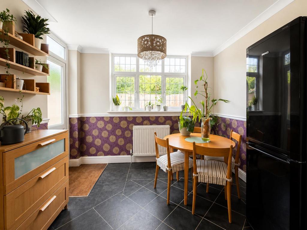House in London, Worcester Park - View 5