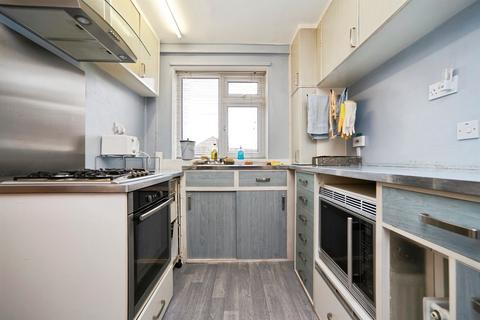 3 bedroom semi-detached house for sale, West Lea Gardens, Leeds