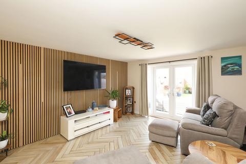 4 bedroom townhouse for sale, Halfway Close, Sheffield S20