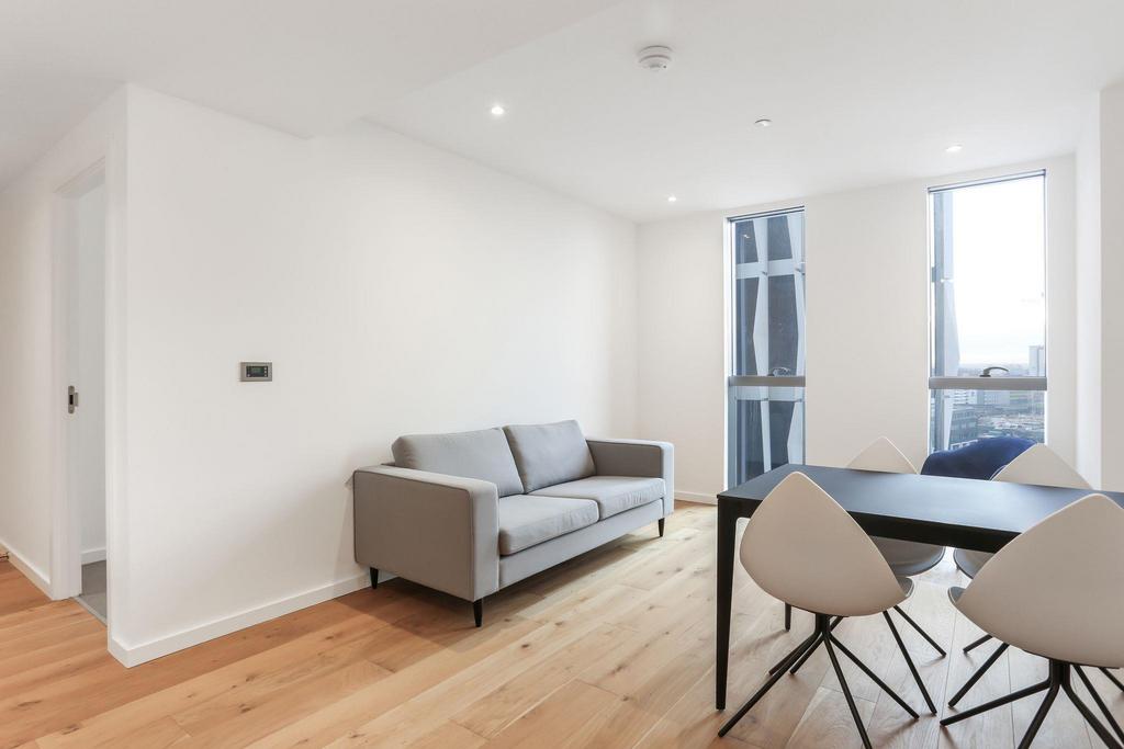 Apartment in White City - View 2