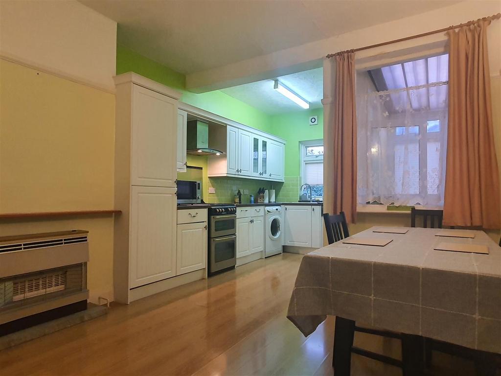 House in Ilford - View 3