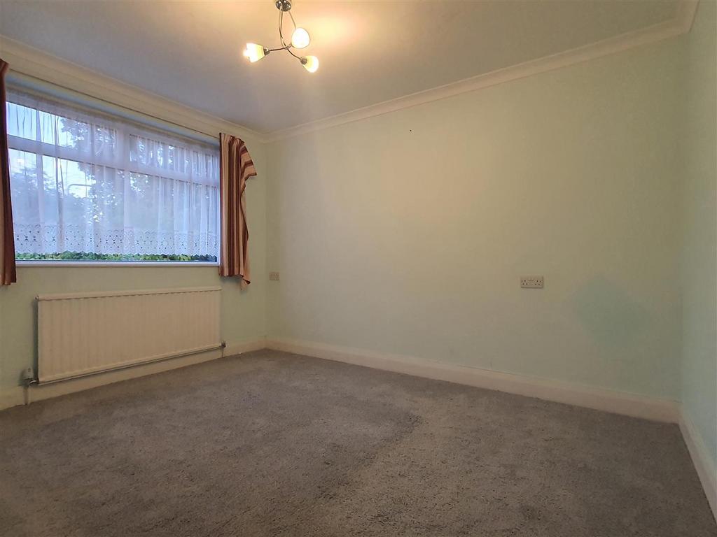 House in Ilford - More
