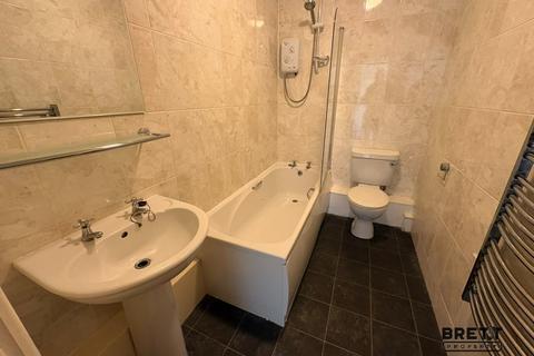 1 bedroom flat for sale, Main Street, Pembroke, Pembrokeshire. SA71 4DB