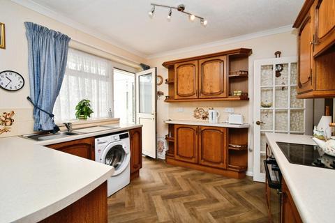 2 bedroom semi-detached bungalow for sale, Whitcliffe Drive, Ripon