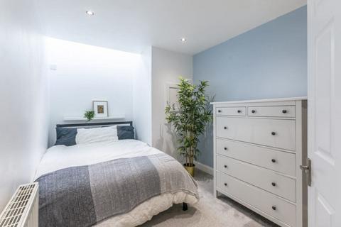 1 bedroom flat to rent, 2546L Albert Street, Edinburgh, EH7 5NA