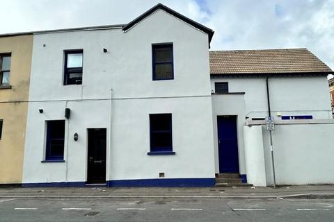 2 bedroom apartment to rent, Lloyd Street, Llanelli