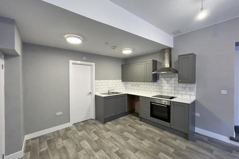 2 bedroom apartment to rent, Lloyd Street, Llanelli