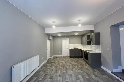 2 bedroom apartment to rent, Lloyd Street, Llanelli
