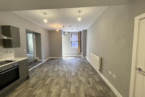 2 bedroom apartment to rent, Lloyd Street, Llanelli