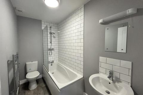 2 bedroom apartment to rent, Lloyd Street, Llanelli