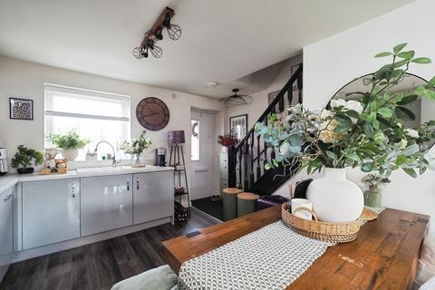 2 bedroom semi-detached house for sale, Lincoln Drive, Gedling, Nottingham, Nottinghamshire, NG4