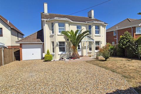4 bedroom detached house for sale, Manor Road, New Milton, Hampshire, BH25