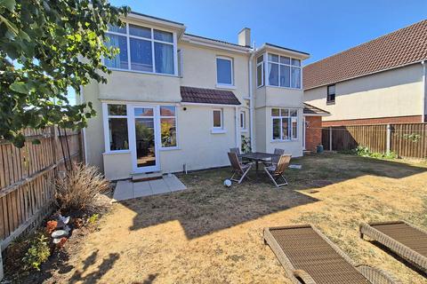 4 bedroom detached house for sale, Manor Road, New Milton, Hampshire, BH25
