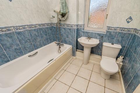 2 bedroom apartment for sale, Stratford Gardens, Bromsgrove