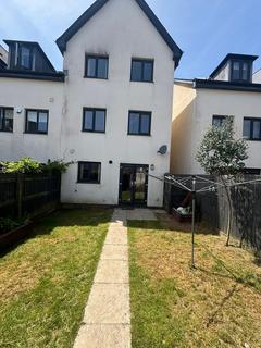 4 bedroom house to rent, 26 Piper Street