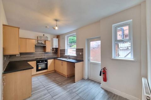 3 bedroom terraced house to rent, Dulverton Road, Leicester