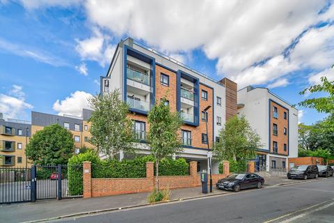 2 bedroom flat to rent, Sidmouth Avenue, Isleworth TW7